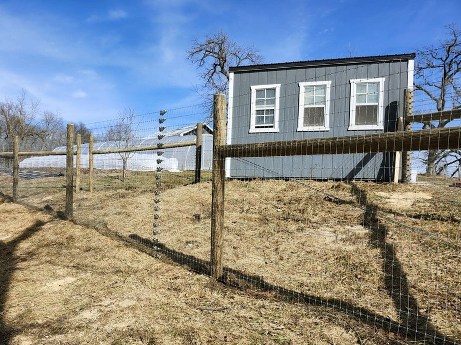 Dubuque Iowa animal fence solutions contractor