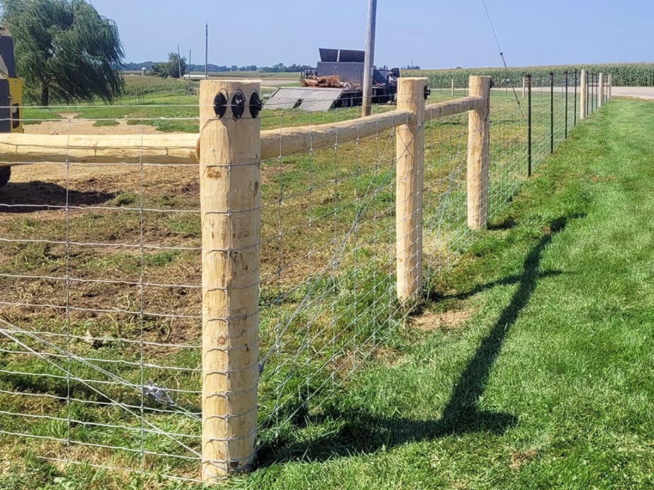 Types of fences we install in Dubuque IA